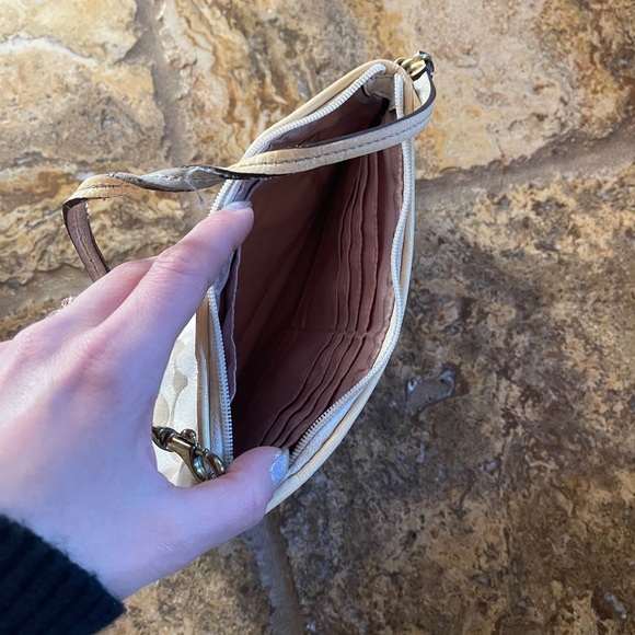 Coach wristlet (authentic) - Picture 3 of 3